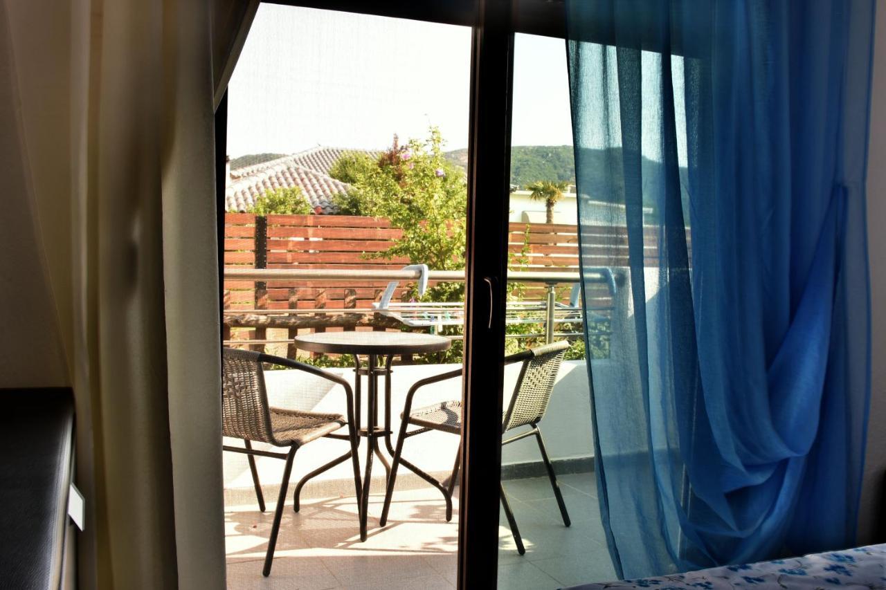 Theano Studios Paralia Sikias Buitenkant foto