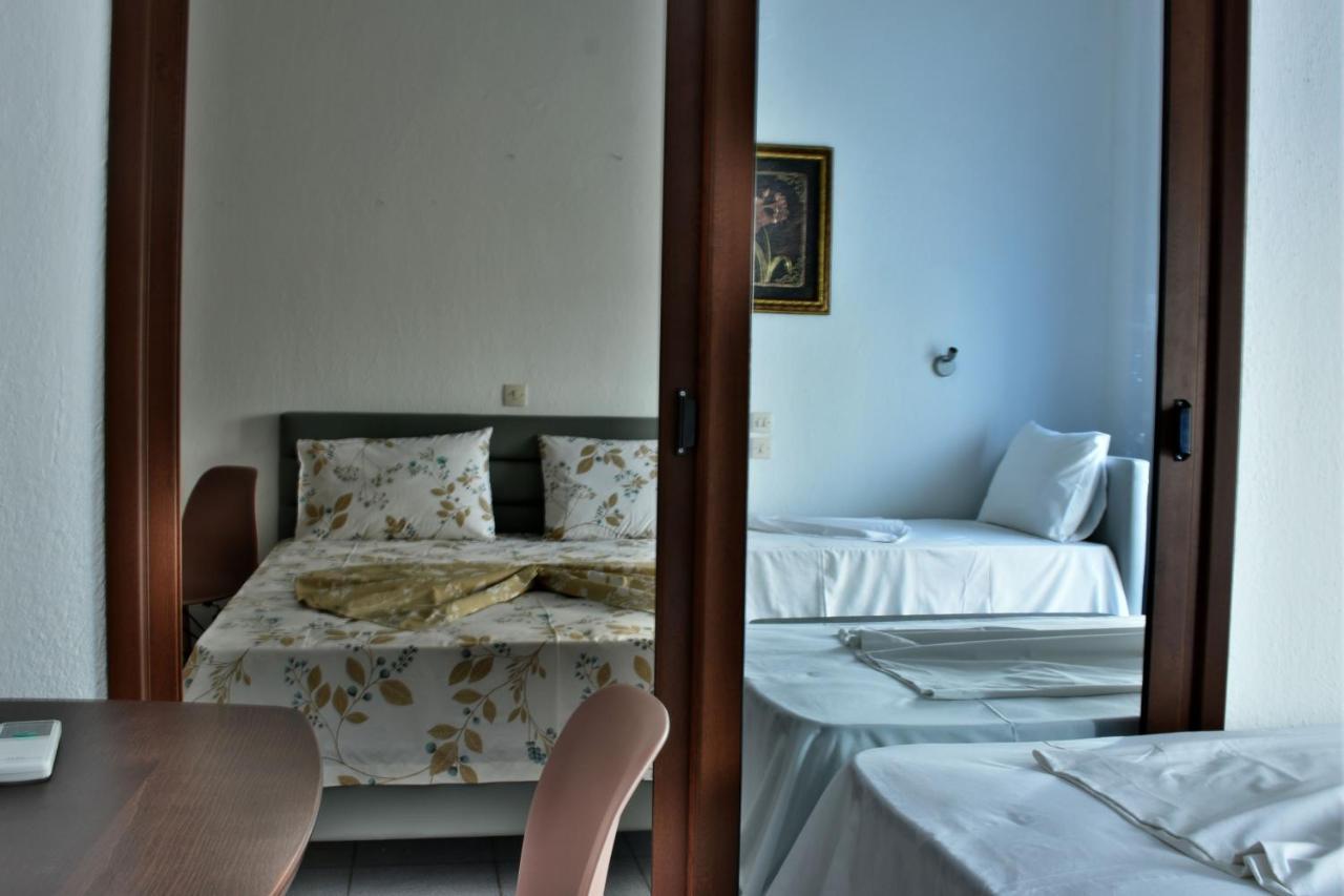Theano Studios Paralia Sikias Buitenkant foto