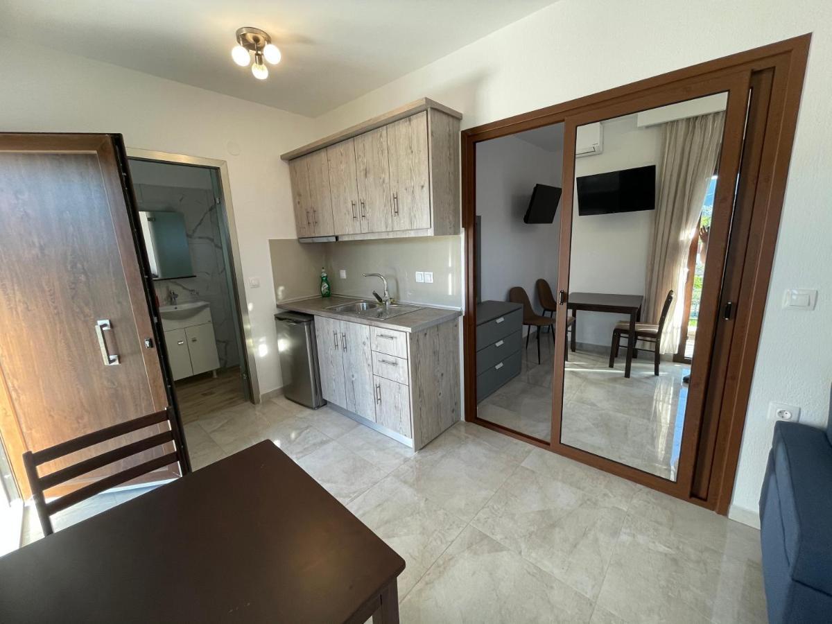 Theano Studios Paralia Sikias Buitenkant foto